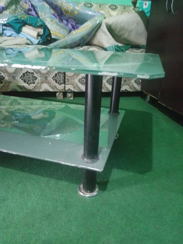 Table for sell new condition ha kafi mota  sheesha lga hwa 1