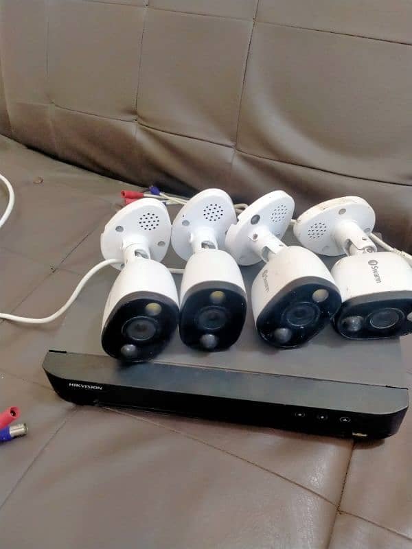 Hikvision 8mp dvr with 8Mp swann cameras clr 0