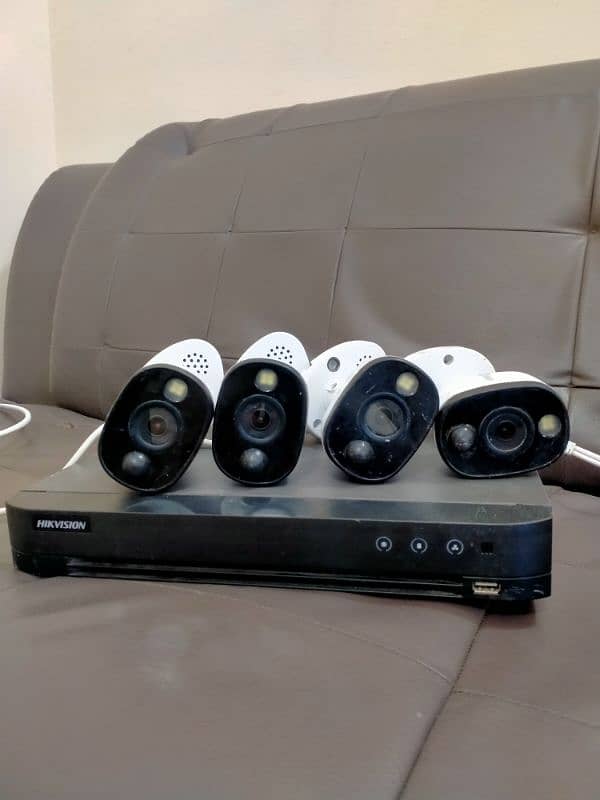 Hikvision 8mp dvr with 8Mp swann cameras clr 1