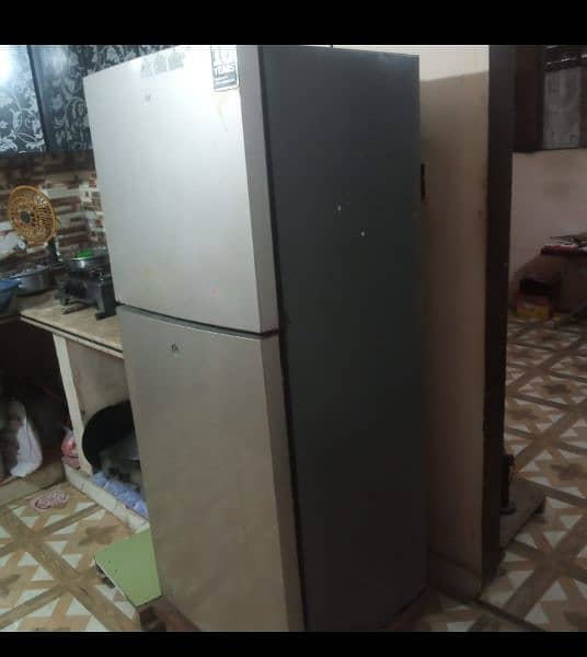 Haier fridge 7/10 conditions 4