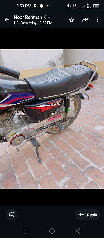 Honda 125 black 10/10 condition 2