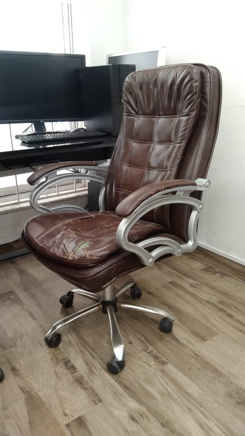 Office Furniture, Workstations Computer Desk Chair Sale (Auction) 16