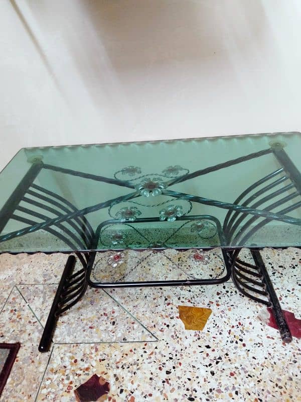 Glass table available for sell 0