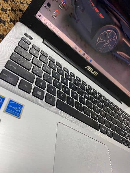 Asus laptop Core i3 Gen 5 1