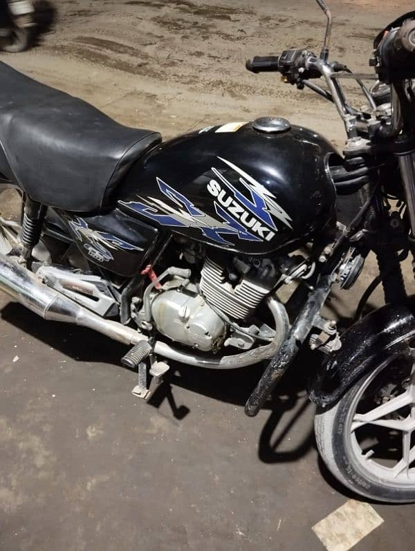 Suzuki GS 150 5