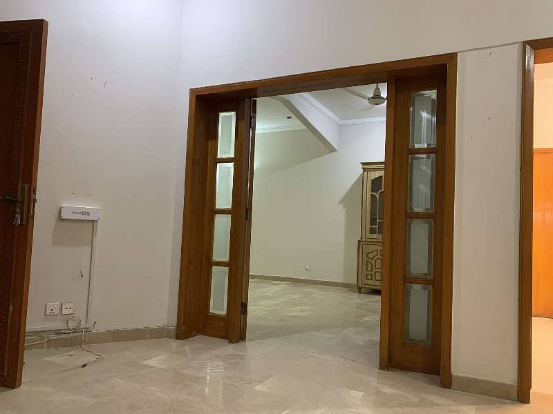 Double story 10 Marla 5 bedroom attach washroom house for rent demand 220000 5