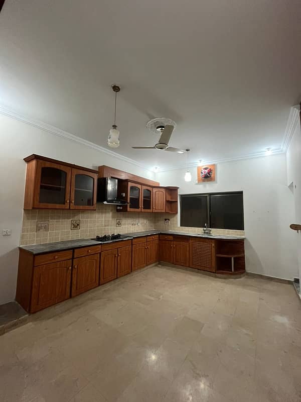 3 bedroom 1 Canal open basement for rent demand 120000 0