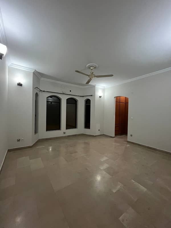 3 bedroom 1 Canal open basement for rent demand 120000 10