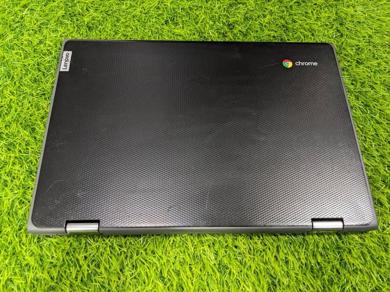 Lenovo Chromebook 300e (2nd gen) 4GB Ram 32GB Storage BuiltinPlaystor 2