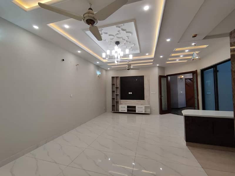 1 Kanal Fabulous Upper Portion On Top Location For Rent In DHA Phase 1 Lahore 3