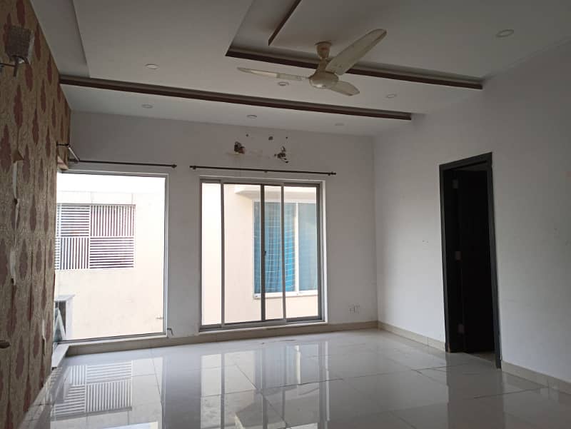 1 Kanal Fabulous Upper Portion On Top Location For Rent In DHA Phase 1 Lahore 8