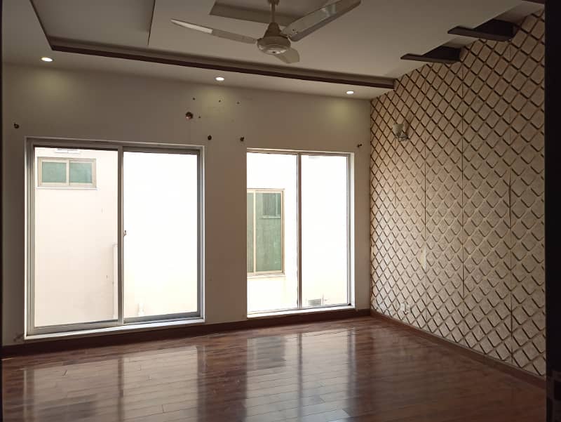 1 Kanal Fabulous Upper Portion On Top Location For Rent In DHA Phase 1 Lahore 9