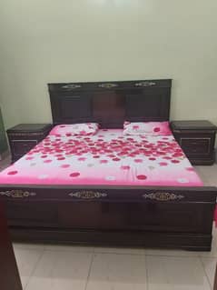 Taali wooden bed