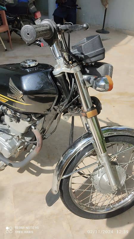 Honda 125 SE 2022 karachi number 1st owner 4