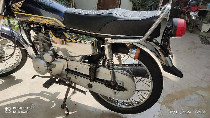 Honda 125 SE 2022 karachi number 1st owner 5