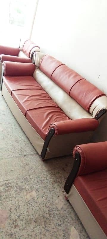 5 Seat Sofa Set in Good Condition 1