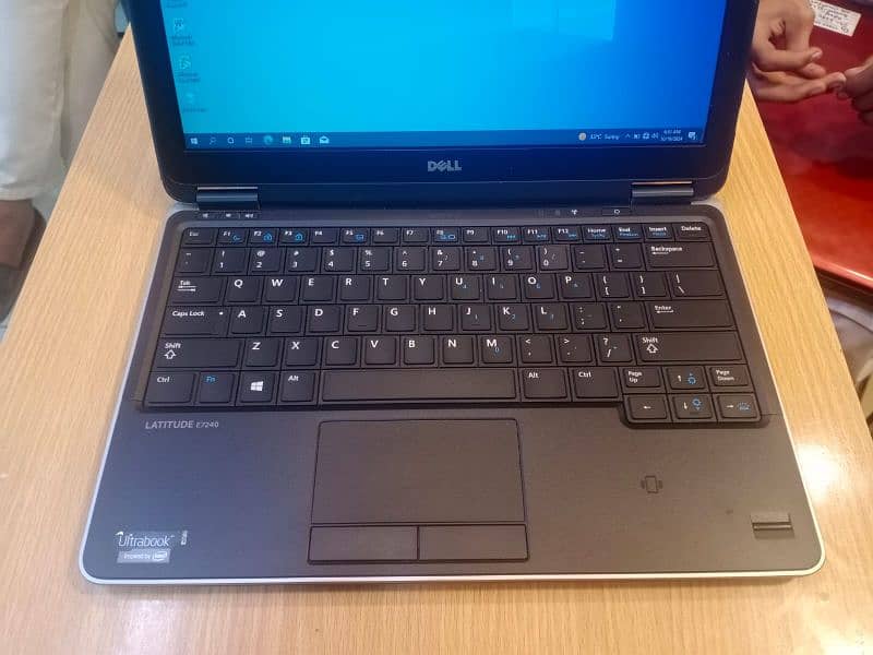 DELL LATITUDE 7240 i7 4TH GEN 2