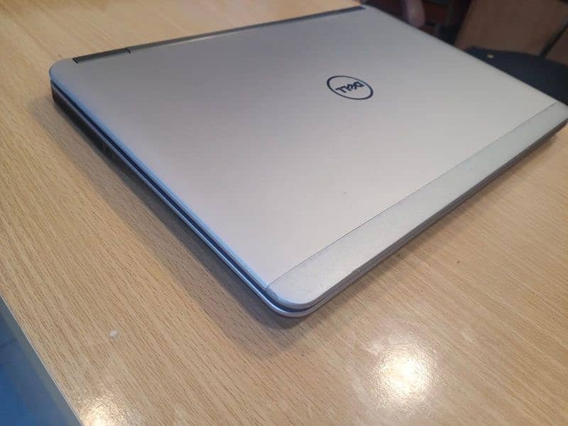 DELL LATITUDE 7240 i7 4TH GEN 8