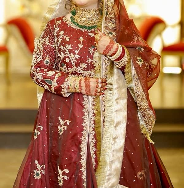 BARAT BRIDAL DRESS WITH JEWELRY 2