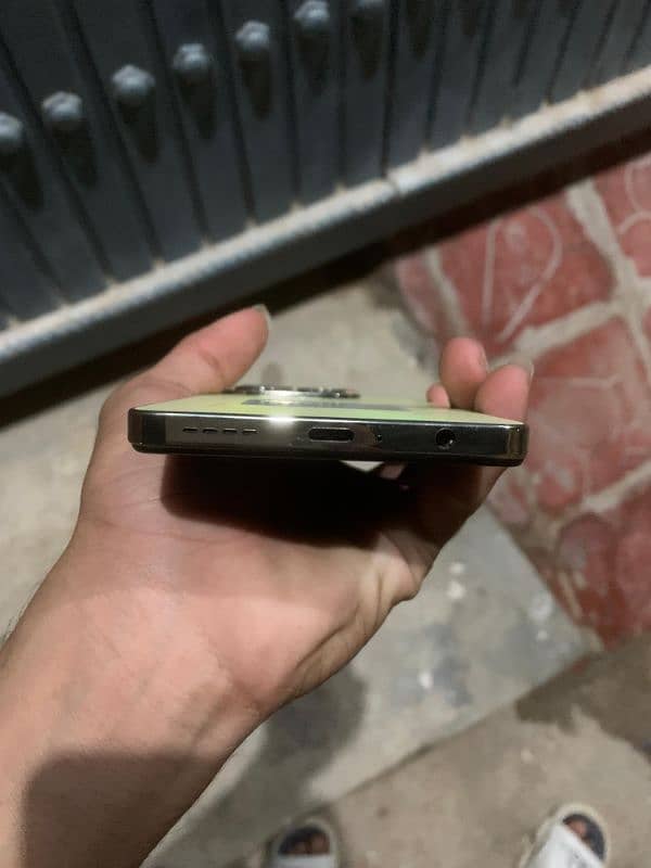 10/10 Condition Infinix Hot 40 1