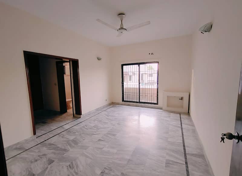 1 Kanal Upper Portion For Rent In DHA Lahore Phase 2 Near Coomercial 16