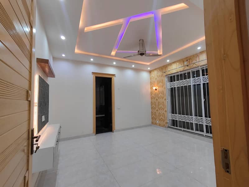 BRAND NEW 2ND FLOOR PORTION AVAILABLE FOR RENT IN UMAR BLOCK 7