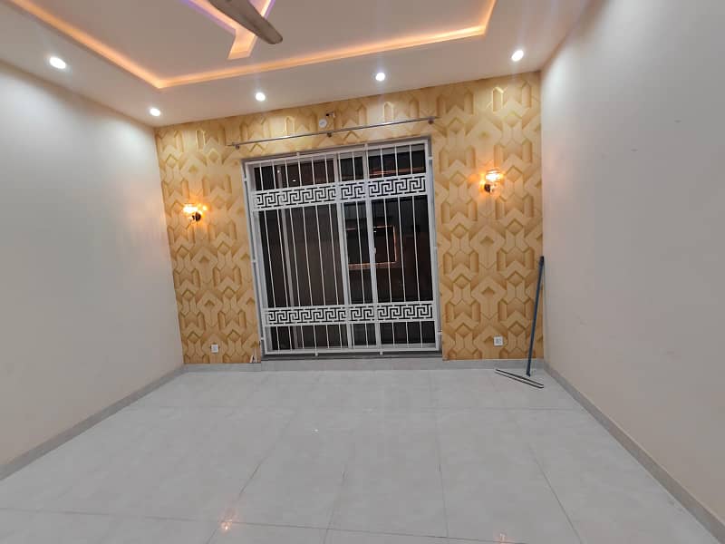 BRAND NEW 2ND FLOOR PORTION AVAILABLE FOR RENT IN UMAR BLOCK 8