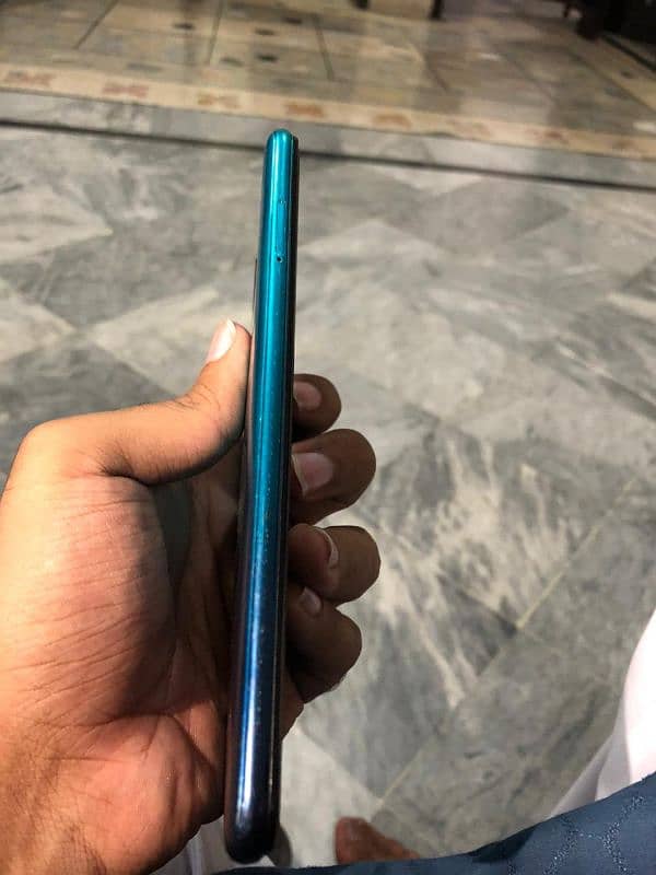 Infinix hot 10 4gb 64gb 3