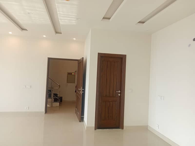 4 Marla 1st Floor For Rent In DHA Phase 6 Block MB Lahore 3