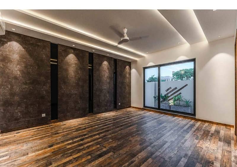 Luxurious 1 Kanal Home With Park Views In Dha Phase 8 10