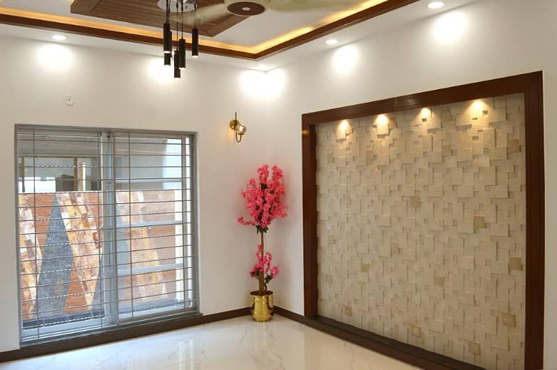 Luxurious 1 Kanal Home With Park Views In Dha Phase 7 16