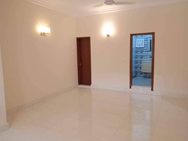 4 bed dd portion available for rent in gulshan 5