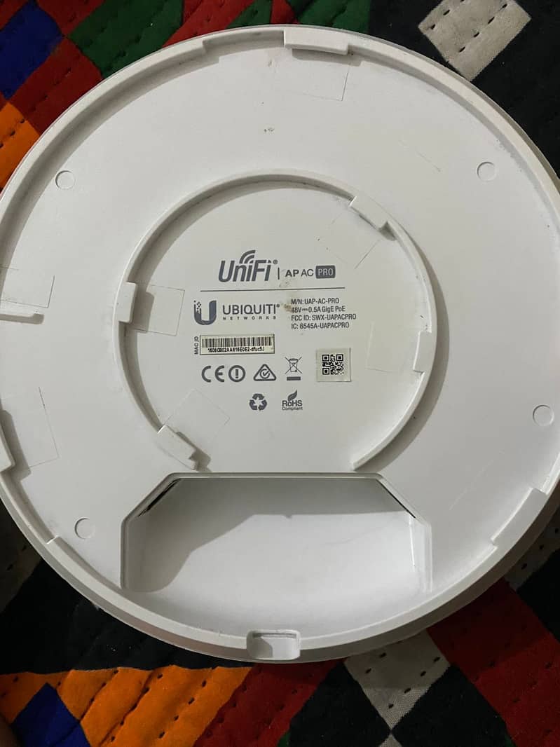 High-Performance Wi-Fi Access Point for Sale: UniFi AP AC Pro! 3