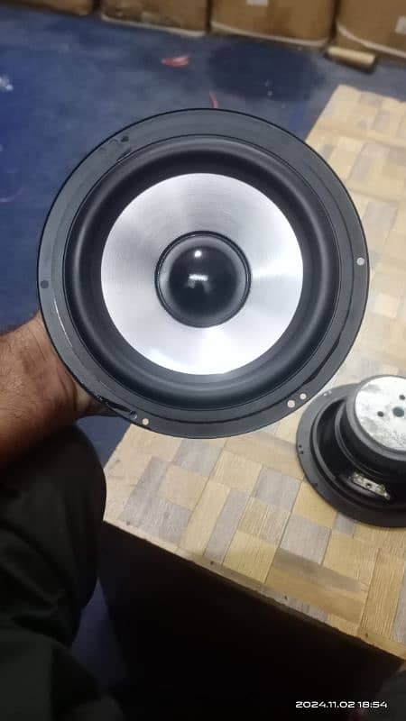 6 inch woffr sapiker han bohat achi bass or sound ha japani Malaysian 2