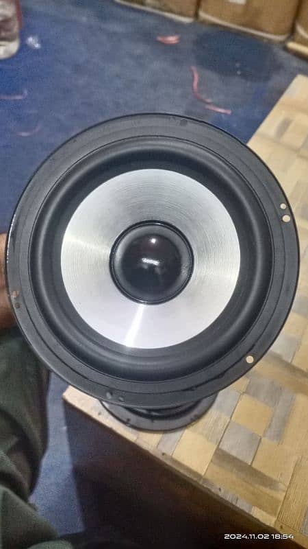 6 inch woffr sapiker han bohat achi bass or sound ha japani Malaysian 3