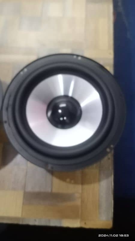 6 inch woffr sapiker han bohat achi bass or sound ha japani Malaysian 5