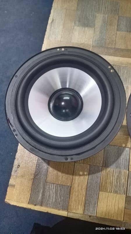 6 inch woffr sapiker han bohat achi bass or sound ha japani Malaysian 7