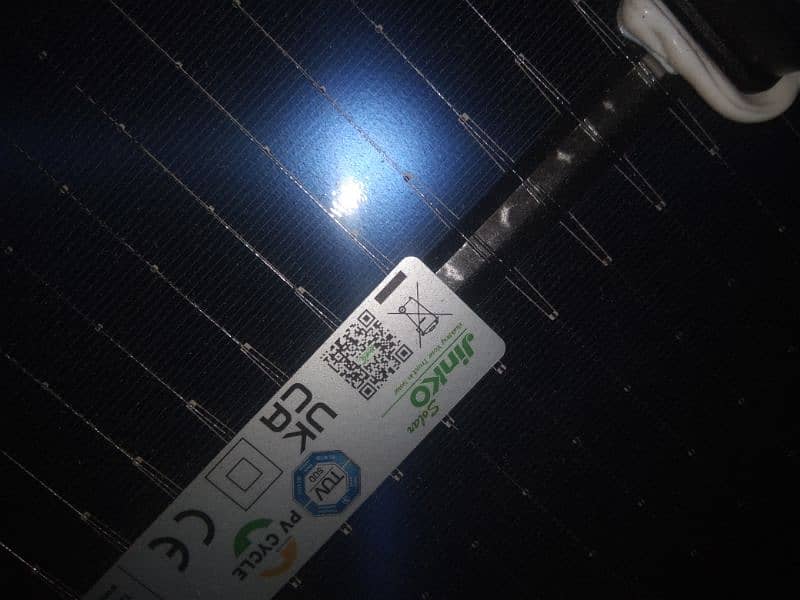 585 watt jinko solar penal 0