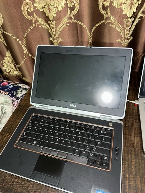 Dell Latitude 2