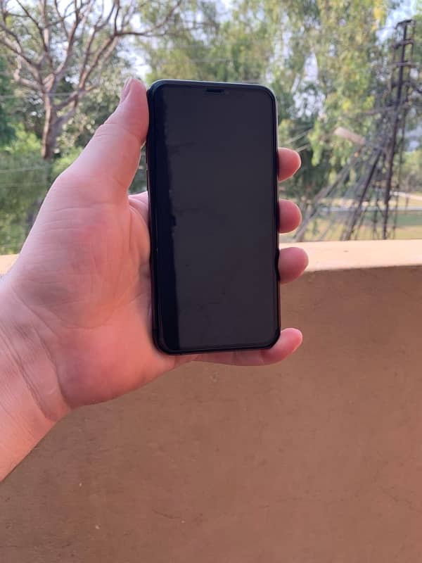 i phone 11 pro pta approved  factory unlock 256gb 1