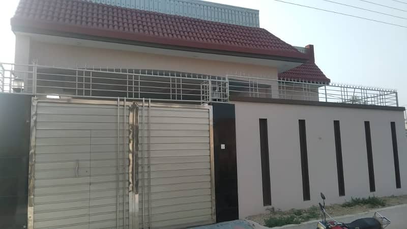 10 Marla New Fresh Single Storey House With Basement Big Hall For Sale 0