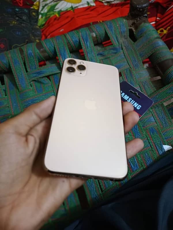 i phone 11  pro max non pta golden colour 64 gb 0