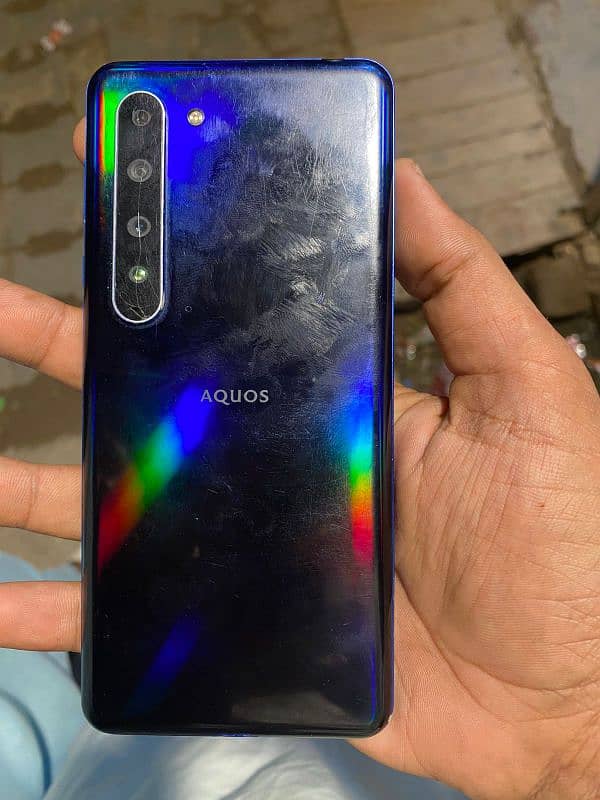 aquos R5 non pta 1