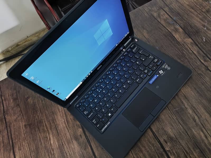 E7250 DELL / Dell Latitude E7250 8Gb Ram 128Gb SSD/Touch screen i7 5th 2