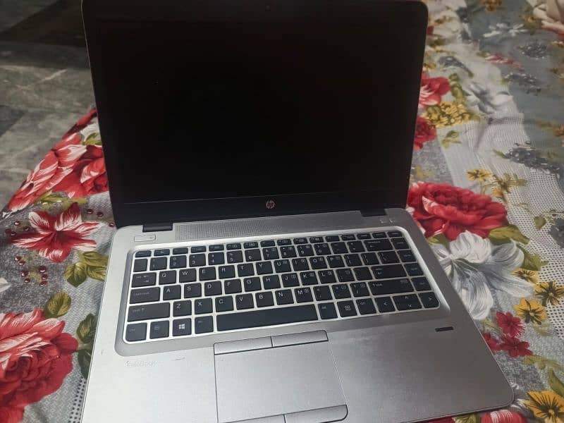 Hp elitebook 840 G3 laptop core i5 2