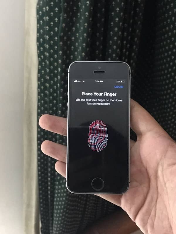 iPhone SE 2016 NON PTA Factory Unlock for Sale in LAHORE 3