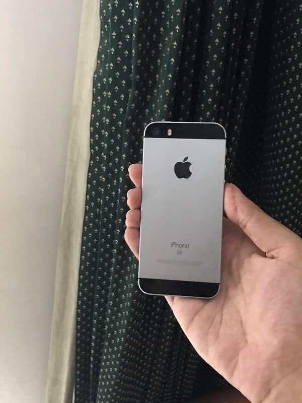 iPhone SE 2016 NON PTA Factory Unlock for Sale in LAHORE 6