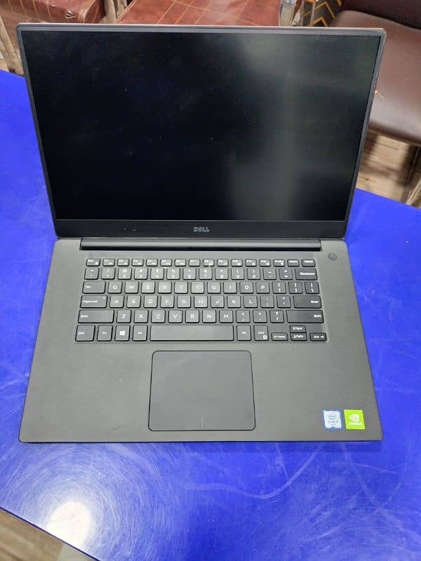 Dell Xps 15 9560, 4 Gb Card, 1050, Core i7 HQ, Ram 16 4