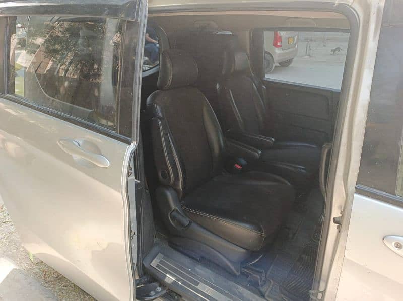 Honda Freed 2014/2016  better than Honda city and Suzuki alto 4