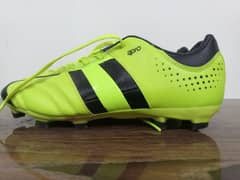 Foot Ball Sport Shoes Best For Playing FootBall And Good Grip